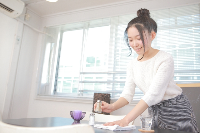 バイト敬語の「こちらコーヒーになります」という言い回しが嫌いでいちいち突っ込む友人。うざかったので…